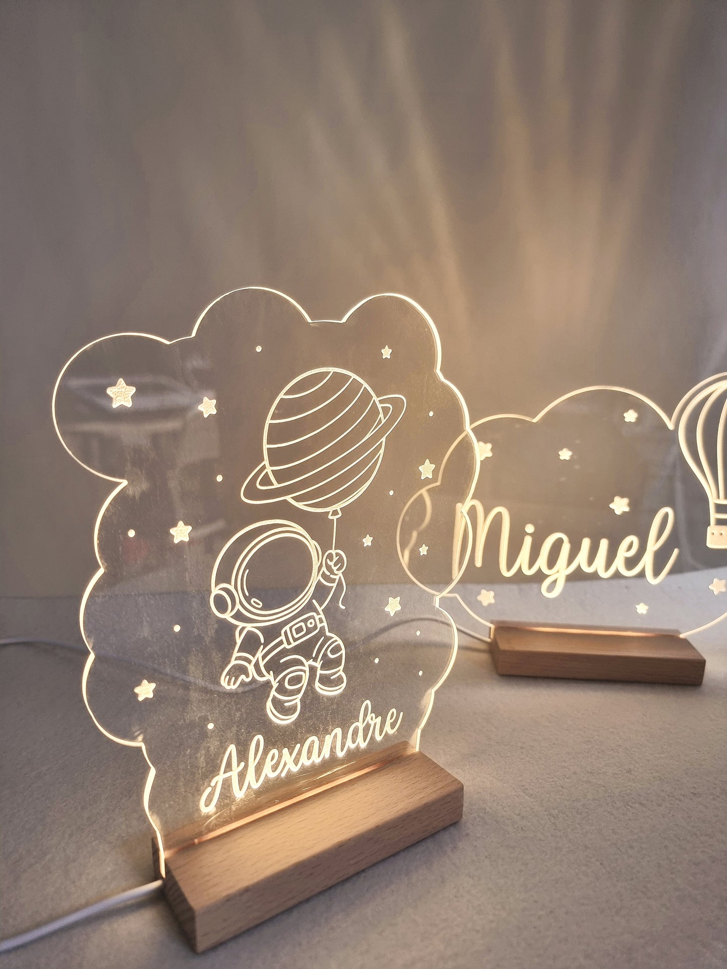 Candeeiro LED Personalizado – Nuvem ou Astronauta