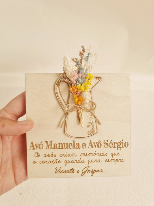 Jarra com flores secas